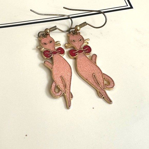Vintage Cat Earrings Gold-tone Metal w/ Pink Enamel Red Bow Pierced Earrings EUC - Picture 2 of 4